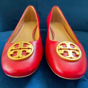 Tori Burch Chelsea 25mm Ballet Flat, redstone is the color and they are a size 8